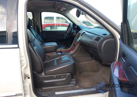 2008 Cadillac Escalade Standard z USA, uszkodzony, nr VIN 1GYFK63878R228099